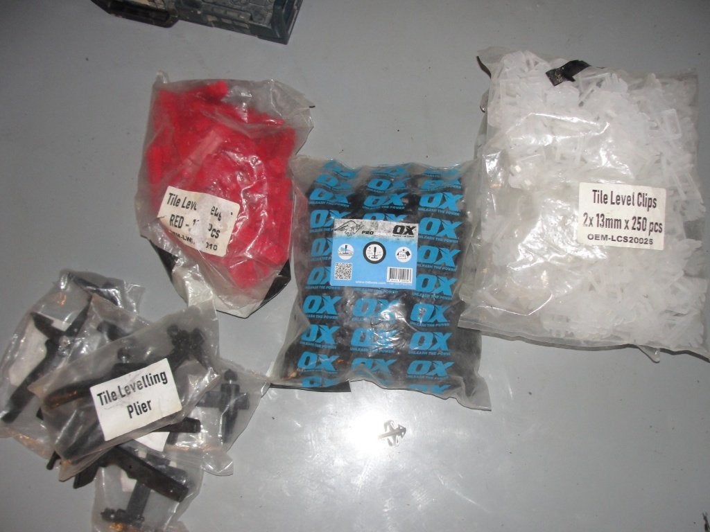 Tegel leveling systeem - clips en tangen, Doe-het-zelf en Verbouw, Gebruikt, Overige typen, 10 m² of meer, Overige materialen