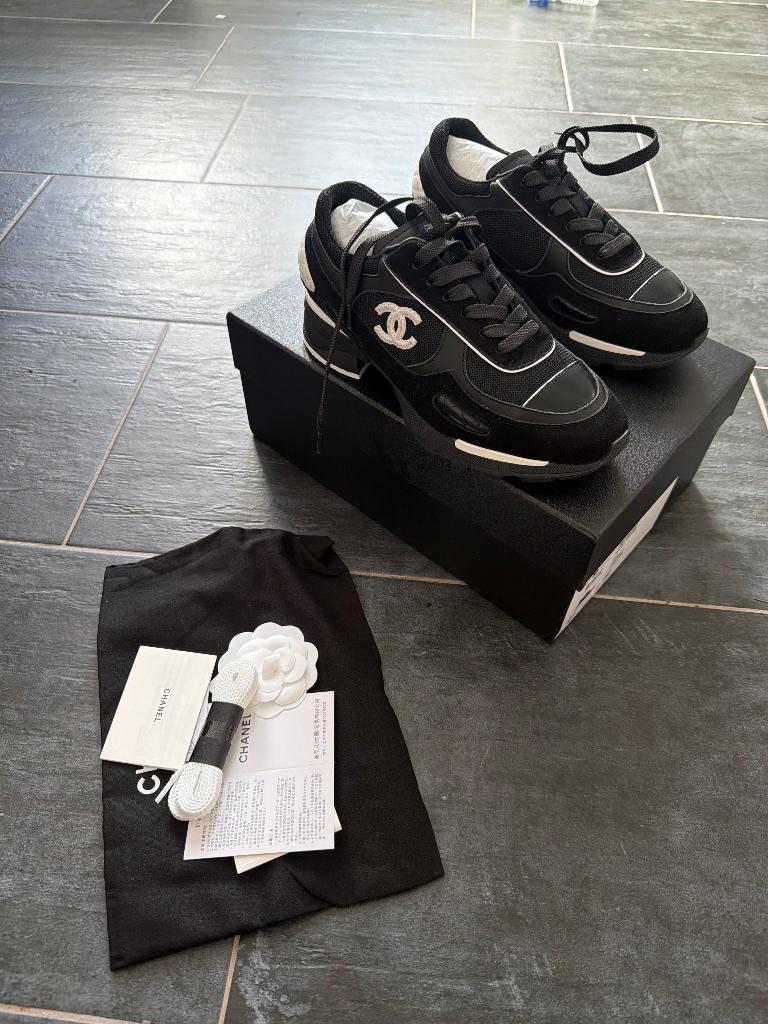 Chanel sneakers maat 38, Kleding | Dames, Schoenen, Zwart, Nieuw, Ophalen of Verzenden, Sneakers of Gympen