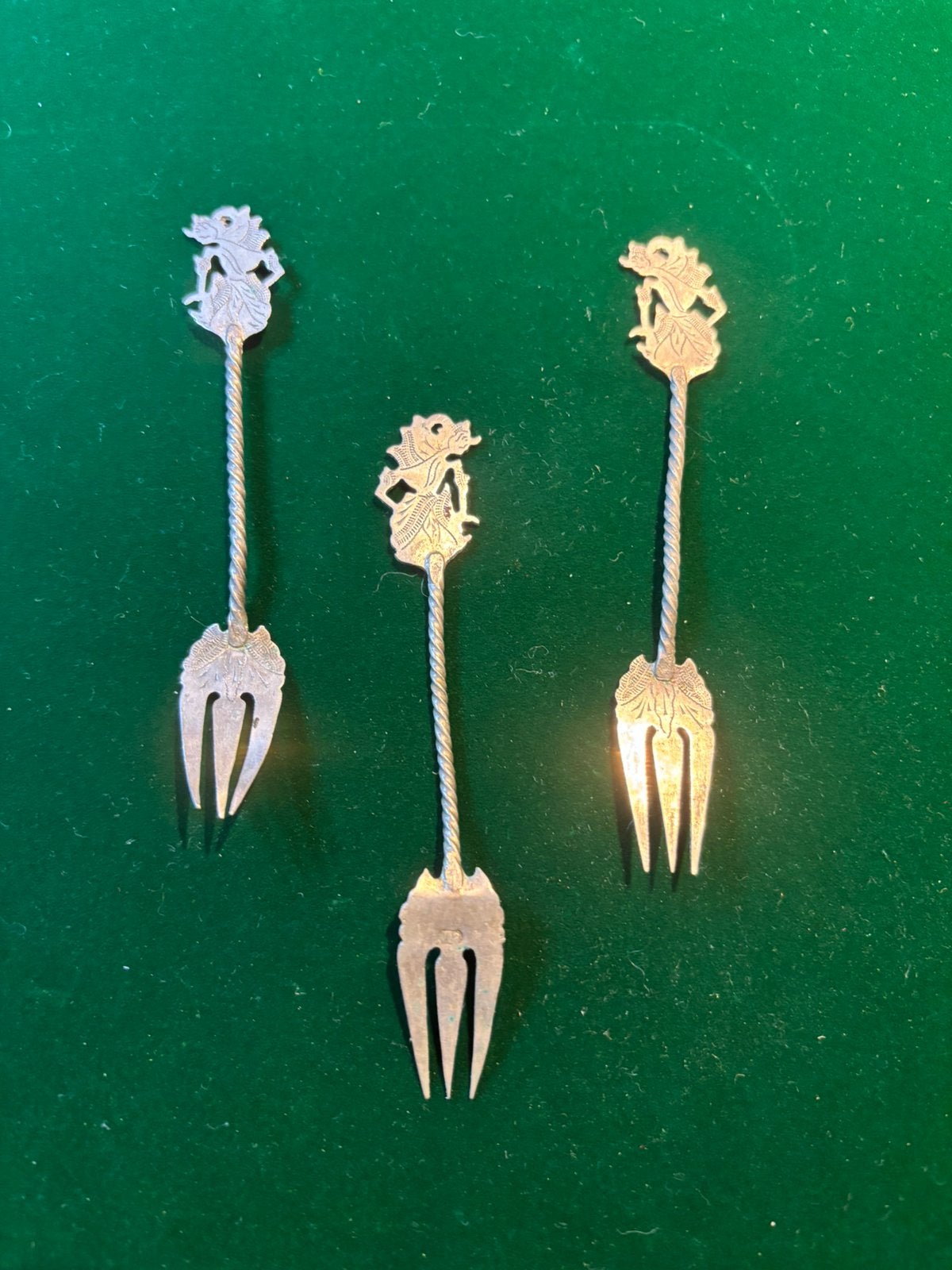 Djokja zilveren Wajang vorkjes-800 zilver-3 stuks, Antiek en Kunst, Verzenden