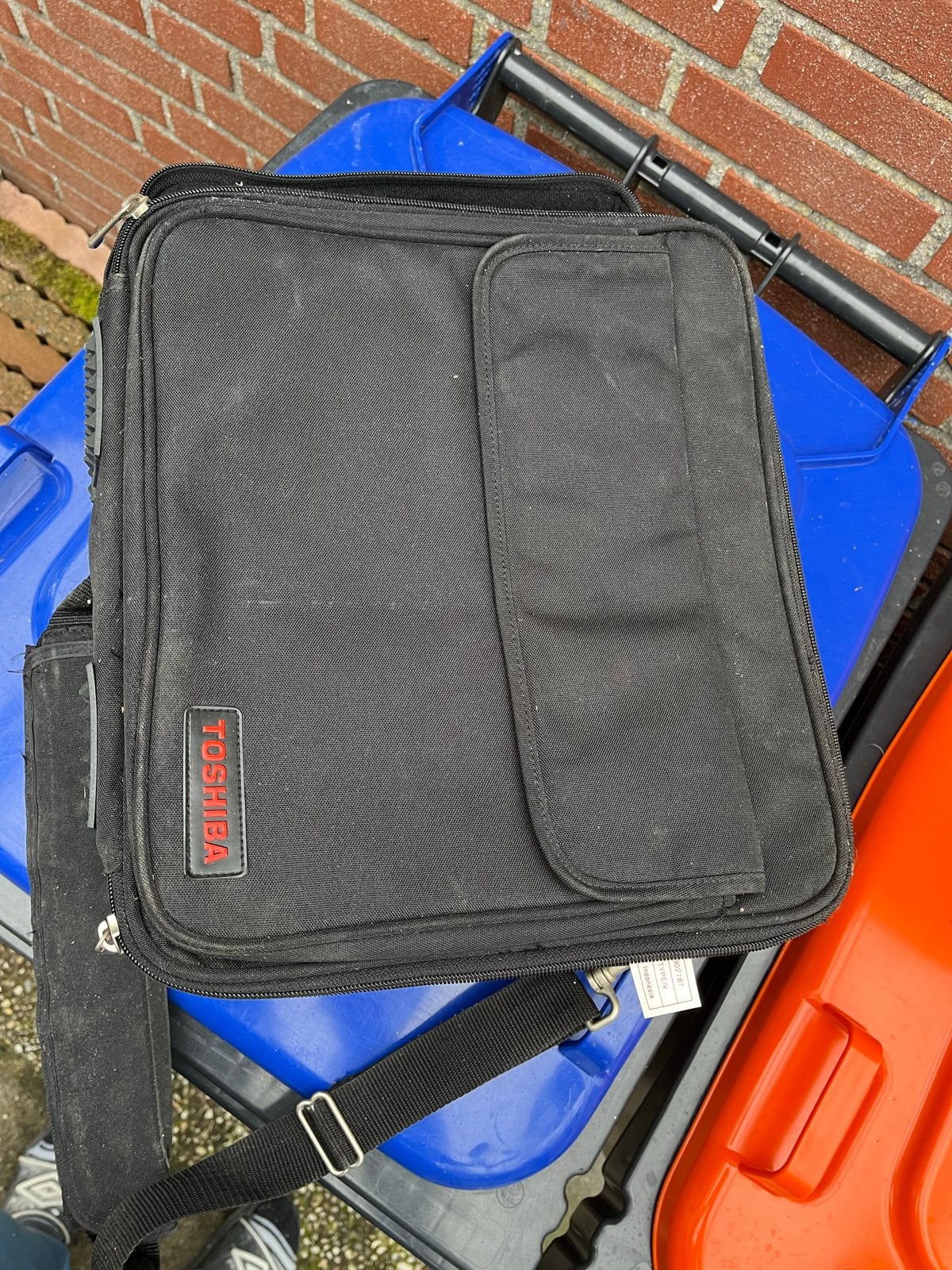 Toshiba Laptoptas Zwart met Veel Vakjes - Gebruikt, Computers en Software, Ophalen, Meerdere vakken, Gebruikt, 15 inch