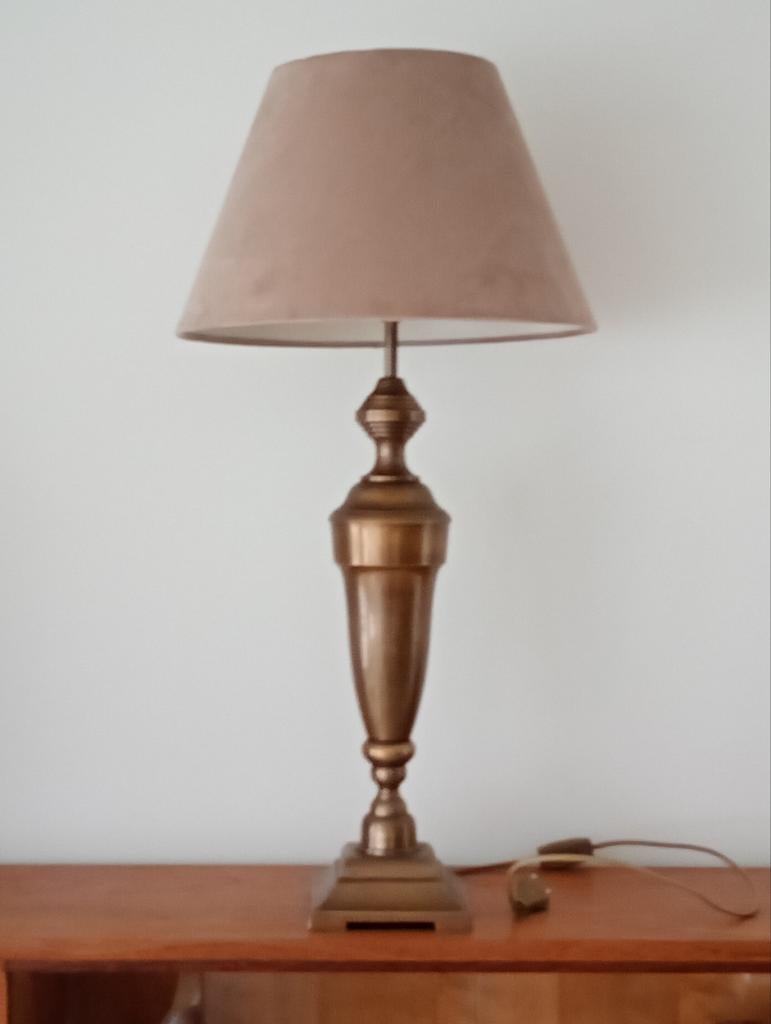 Hoge messing schemerlamp, Ophalen