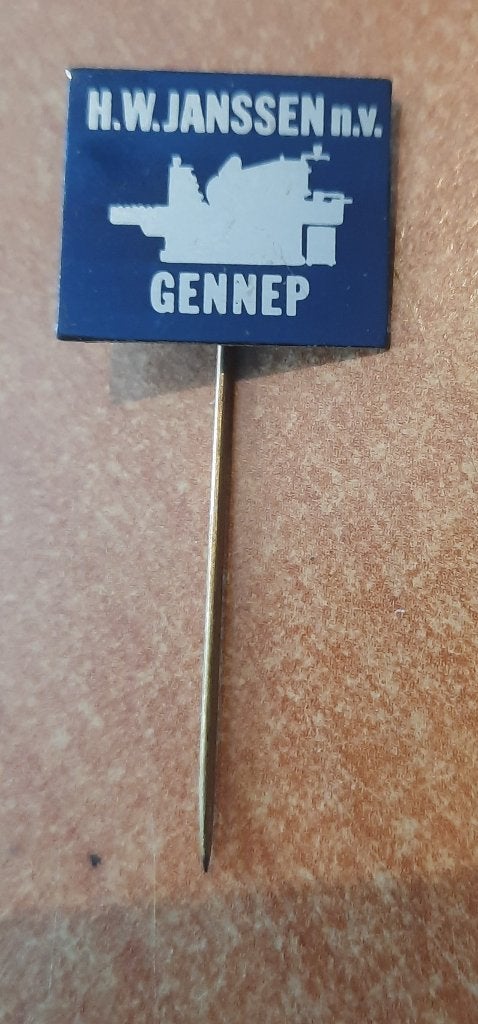 NS76. Gennep Drukkerij H.W.Janssen speldje ( Janssen Pers ), Ophalen, Nieuw, Overige onderwerpen, Speldje of Pin