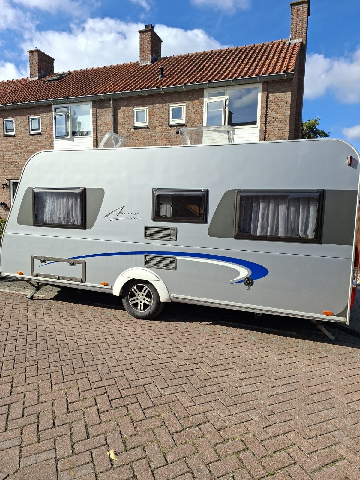 Bürstner Averso Fifty 460 TS  Ruime gezinscaravan, Rondzit, Particulier, Bürstner, Reservewiel