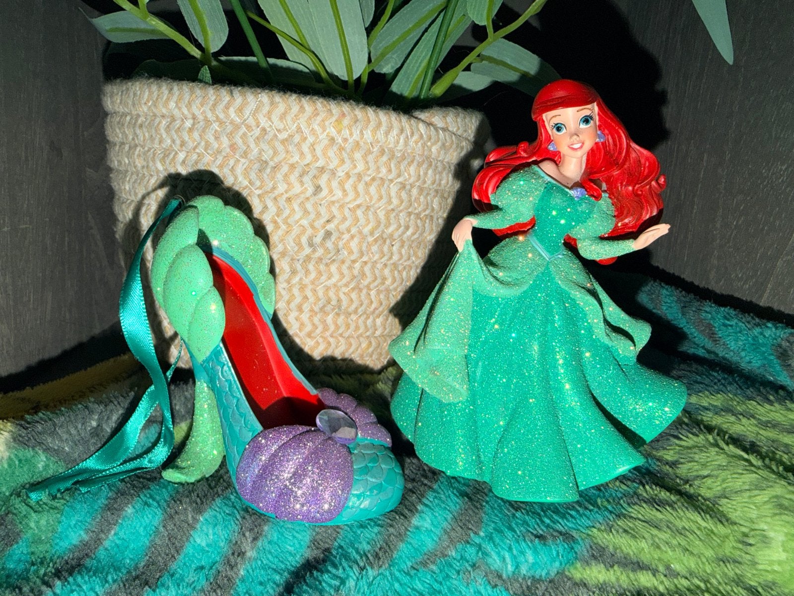 Disney Parks Ariel Set: Runway Shoe Ornament + Beeldje DLP, Ophalen of Verzenden, Pocahontas of Kl. Zeemeermin, Zo goed als nieuw