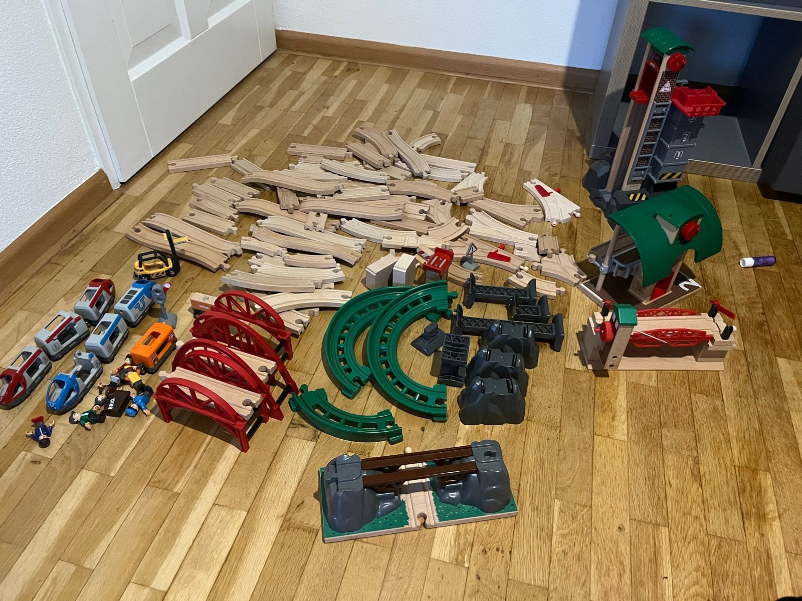 Grote Brio Treinset met diverse uitbreidingen en accessoires, Kinderen en Baby's, Speelgoed | Houten speelgoed, Ophalen, Gebruikt
