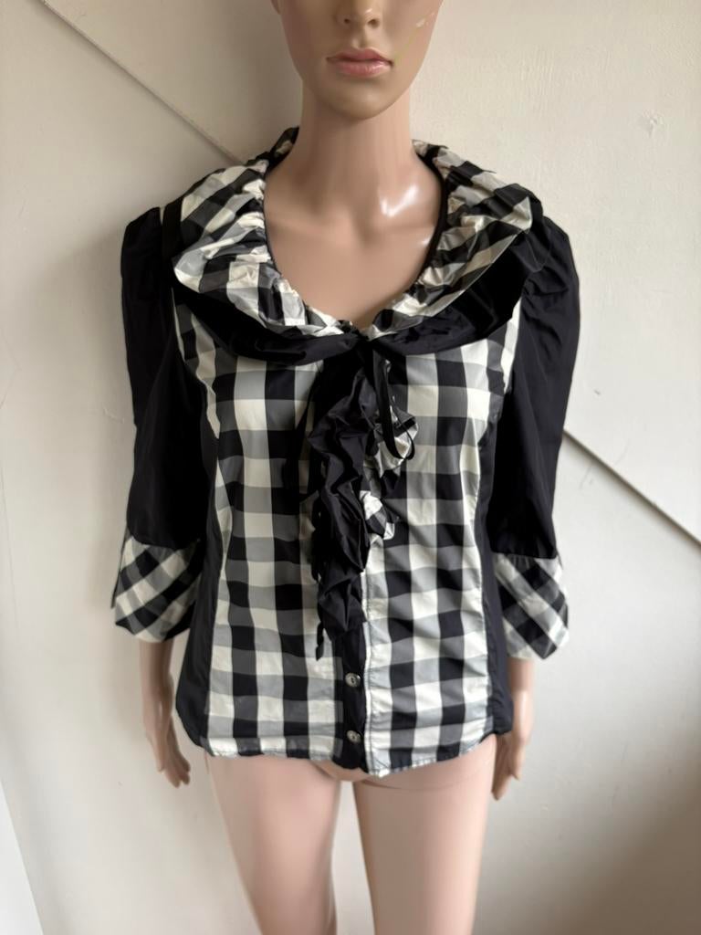 KRISS Sweden blouse maat M zwart wit geblokt roezels, Ophalen of Verzenden, Zo goed als nieuw, Maat 38/40 (M), Zwart