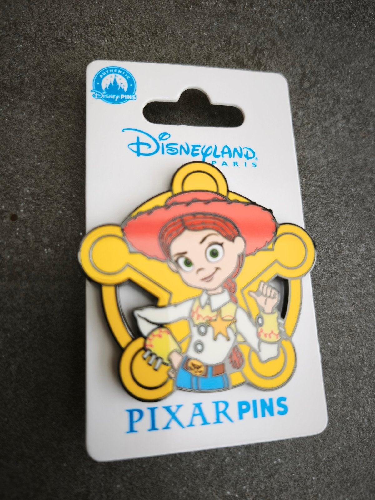 Toystory Jessie sheriff badge Disney pin badge, Verzamelen, Disney, Ophalen of Verzenden, Overige figuren, Nieuw