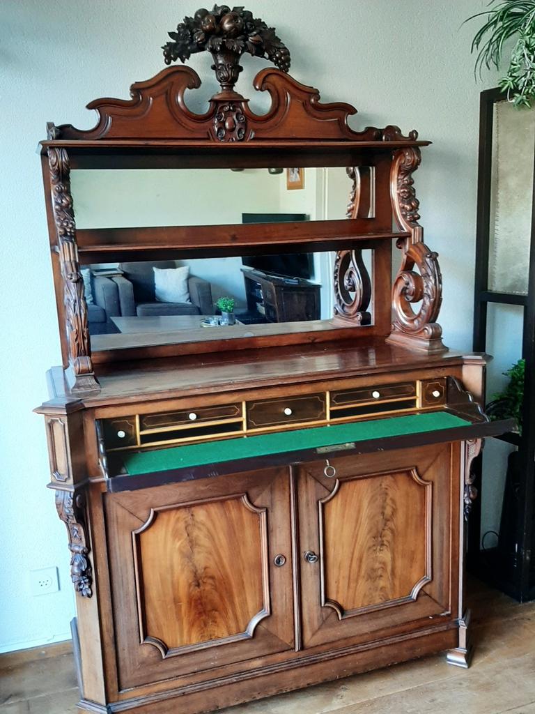 Zeer oude/antiek  Mahoniehout kast, Ophalen