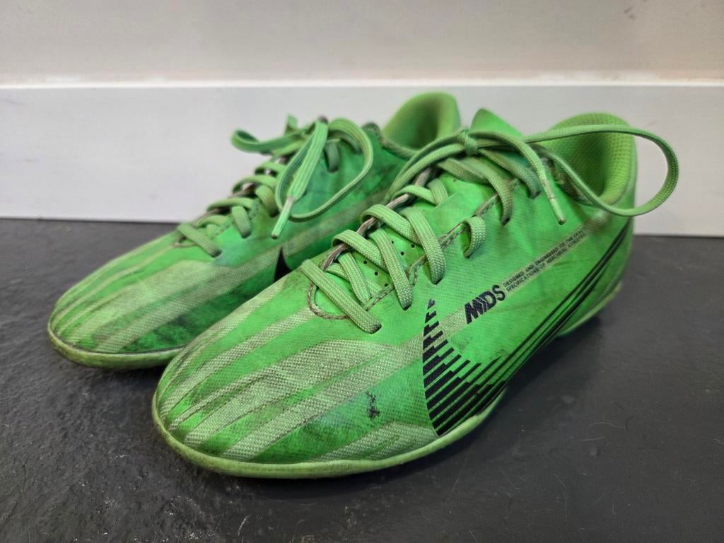 Nike voetbalschoenen maat 33 - Groen, Ophalen of Verzenden, Gebruikt, Schoenen
