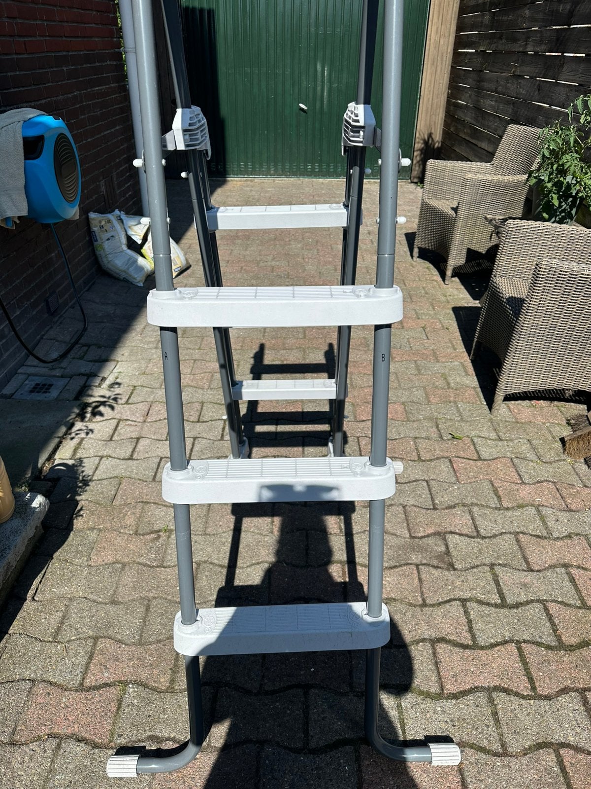 Zwembad trap, Tuin en Terras, Ophalen, Zo goed als nieuw