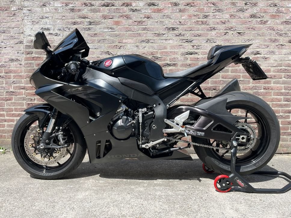 HONDA CBR 1000 RR-R FIREBLADE ST (bj 2022) +- 17.800 km zgan, Motoren, HONDA, 4 cilinders, Motorrijbewijs A, Bedrijf