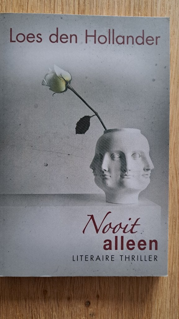 Nooit aleen - Loes den Hollander, Gelezen, Loes den Hollander, Ophalen of Verzenden, Nederland