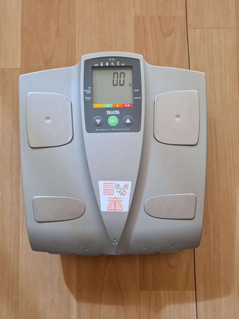 Tanita BF-559 Personenweegschaal - Goede staat, Witgoed en Apparatuur, Weegschalen, 1 tot 500 gram, 100 kg of meer, Ophalen of Verzenden