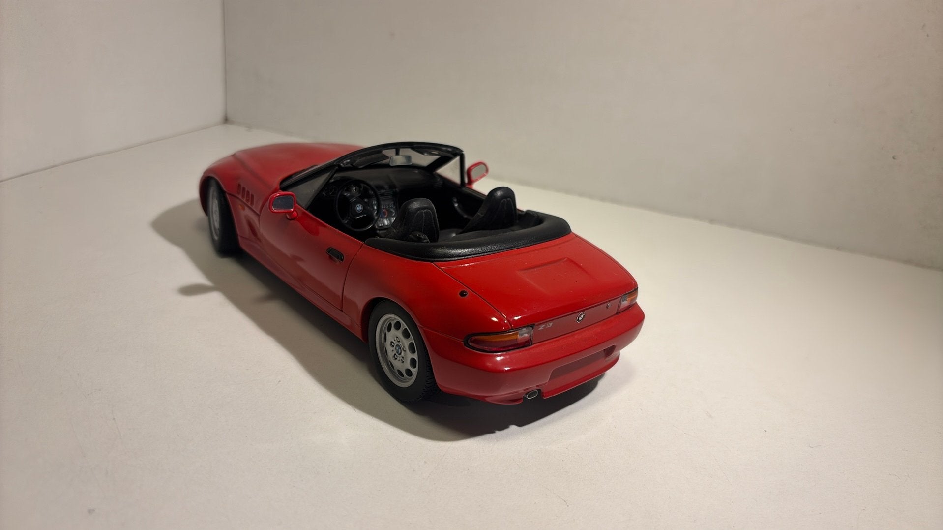 Bmw z3 ut models 1.18, Hobby en Vrije tijd, Modelauto's | 1:18, UT Models, Ophalen of Verzenden, A, A