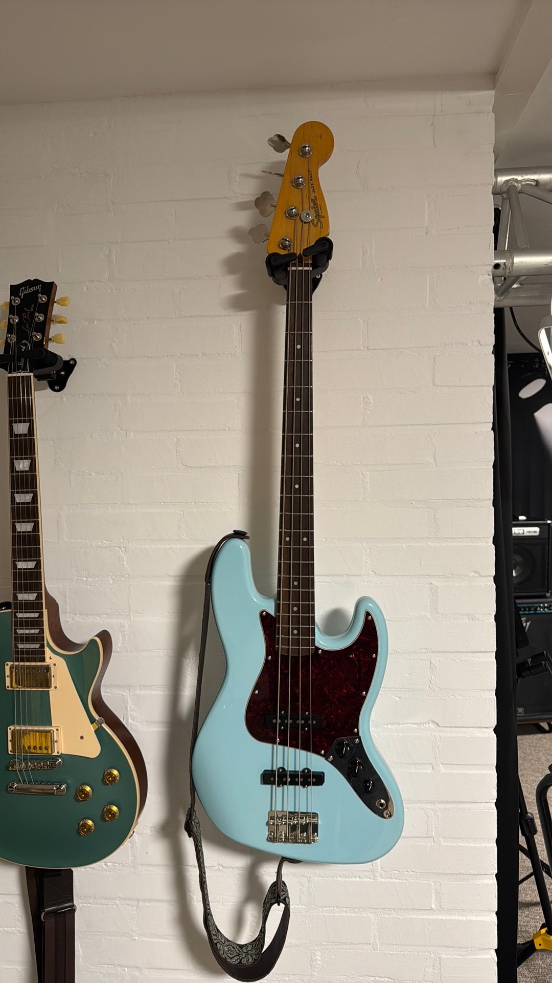 Fender squier jazz bass, Muziek en Instrumenten, Snaarinstrumenten | Gitaren | Bas, Ophalen, Zo goed als nieuw