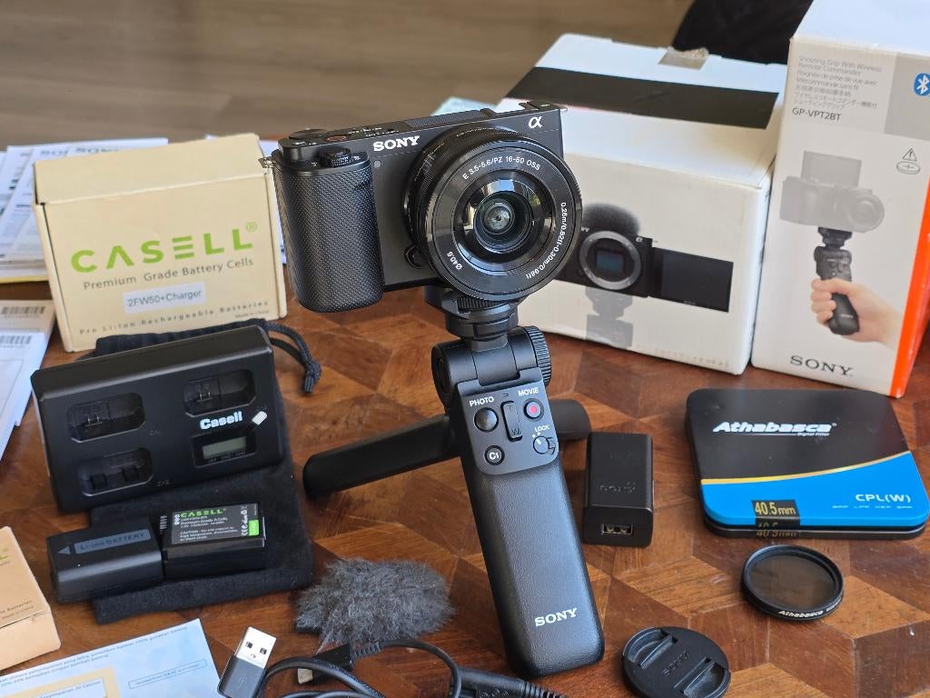 Sony ZVE-10 Complete Set - 3x Batterij - Sony Remote Tripod, Ophalen, Zo goed als nieuw, Sony, Geen optische zoom