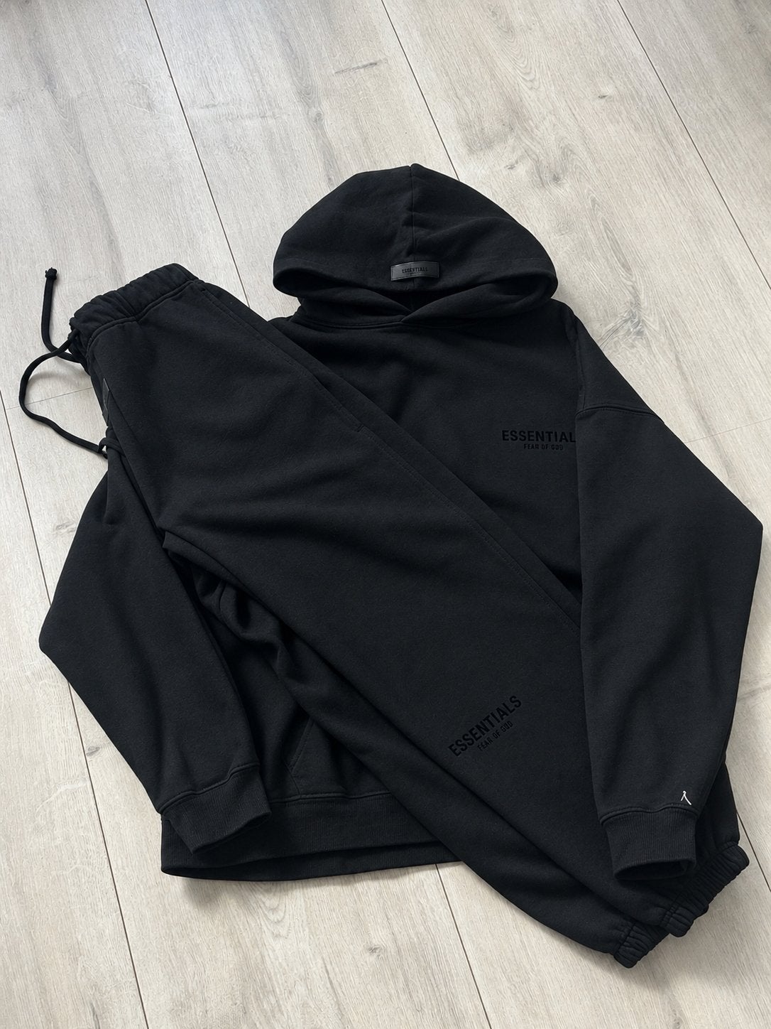 Essentials Fear of God Trainingspak Zwart Maat L, Ophalen of Verzenden, Zo goed als nieuw, Maat 52/54 (L)