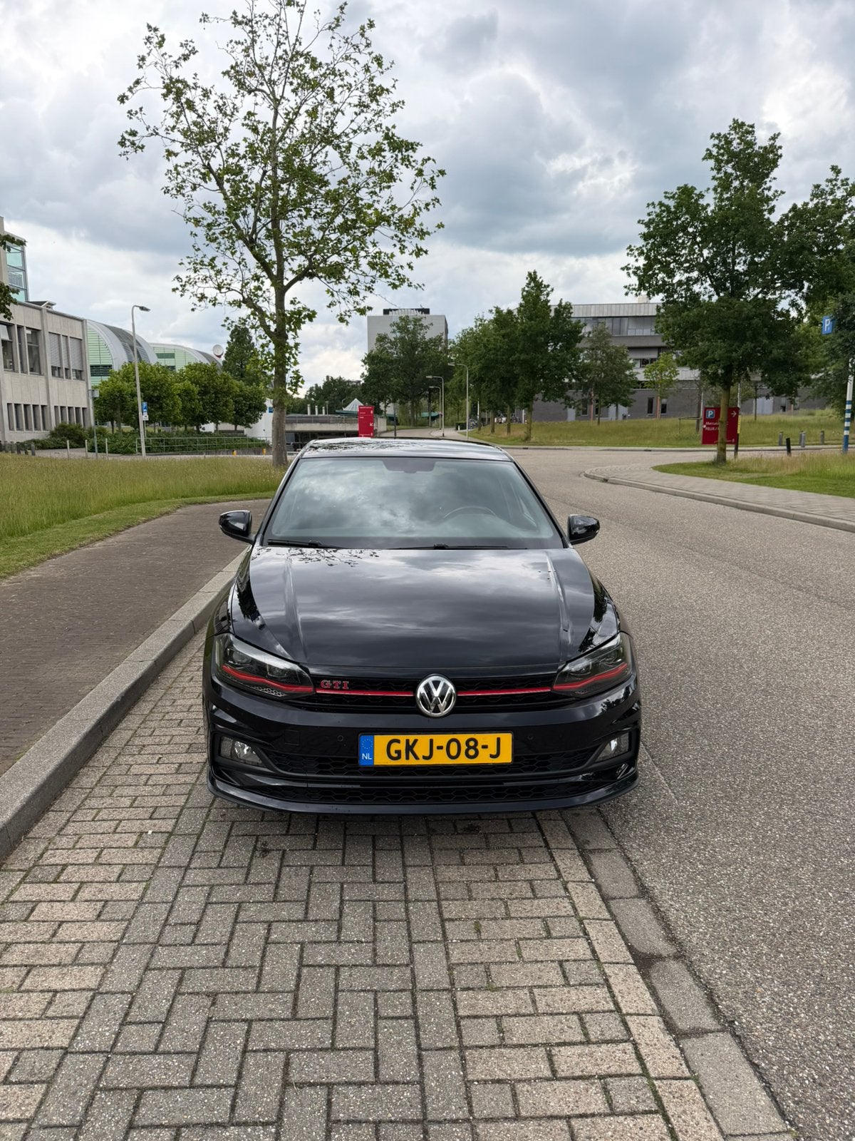 Volkswagen Polo 2.0 TSI 200pk 6-DSG 2019 Zwart, Zwart, 4 cilinders, 1984 cc, Alcantara