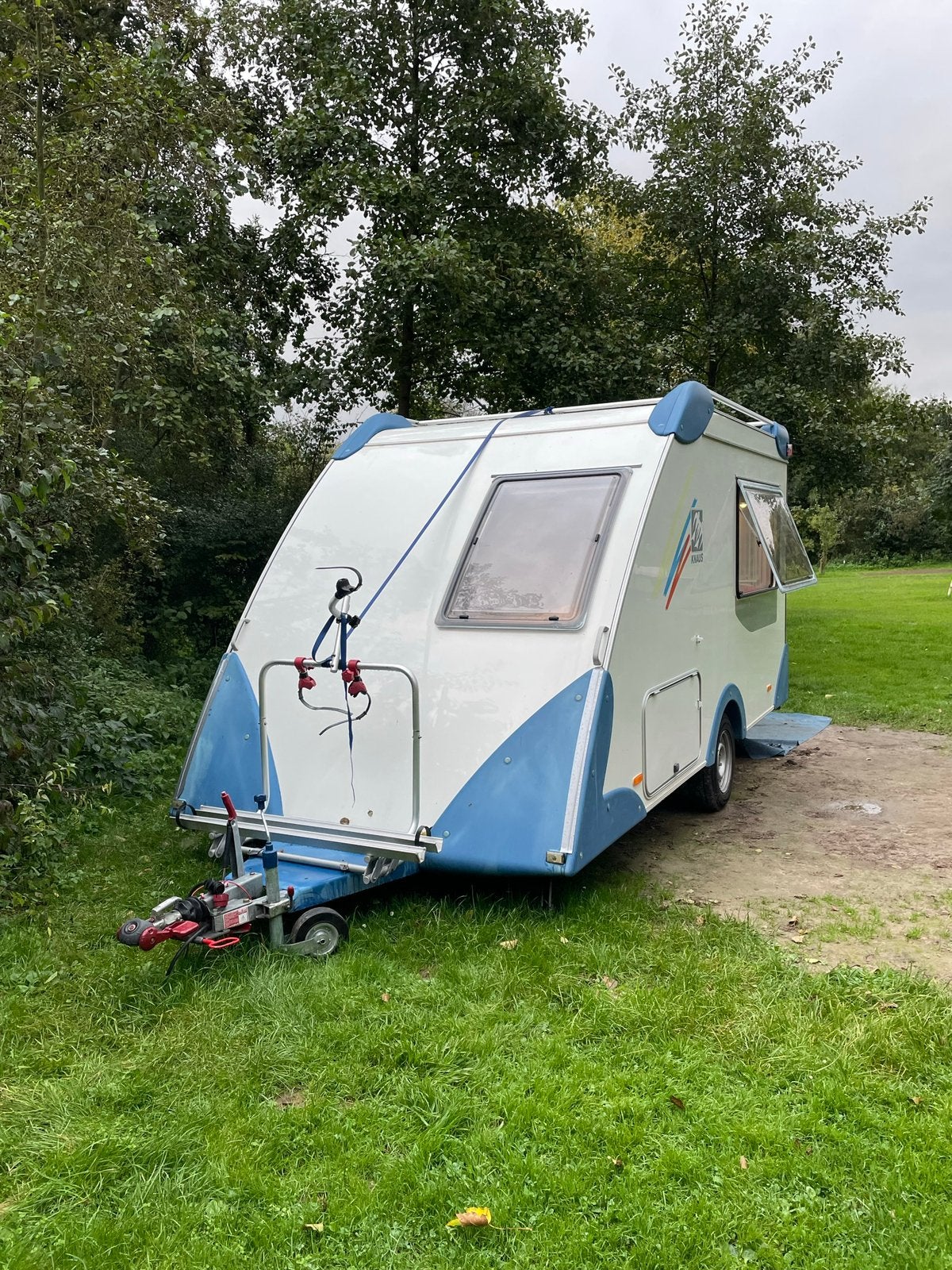 Caravan Knaus Sport en Fun (BJ 2000) met verzwaarde as, Caravans en Kamperen, Standaardzit, Particulier, Kachel, Knaus