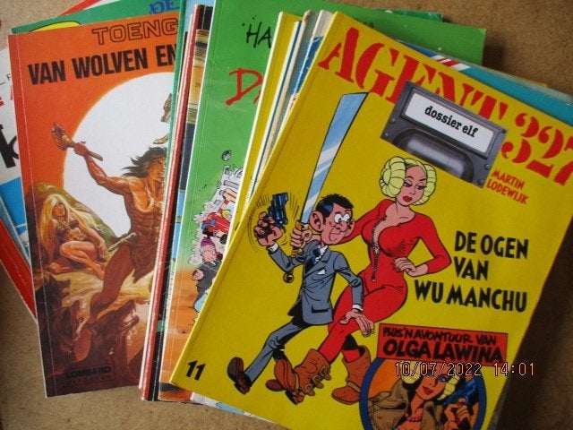 adv6745 diverse strips, Eén stripboek, Ophalen, Gelezen
