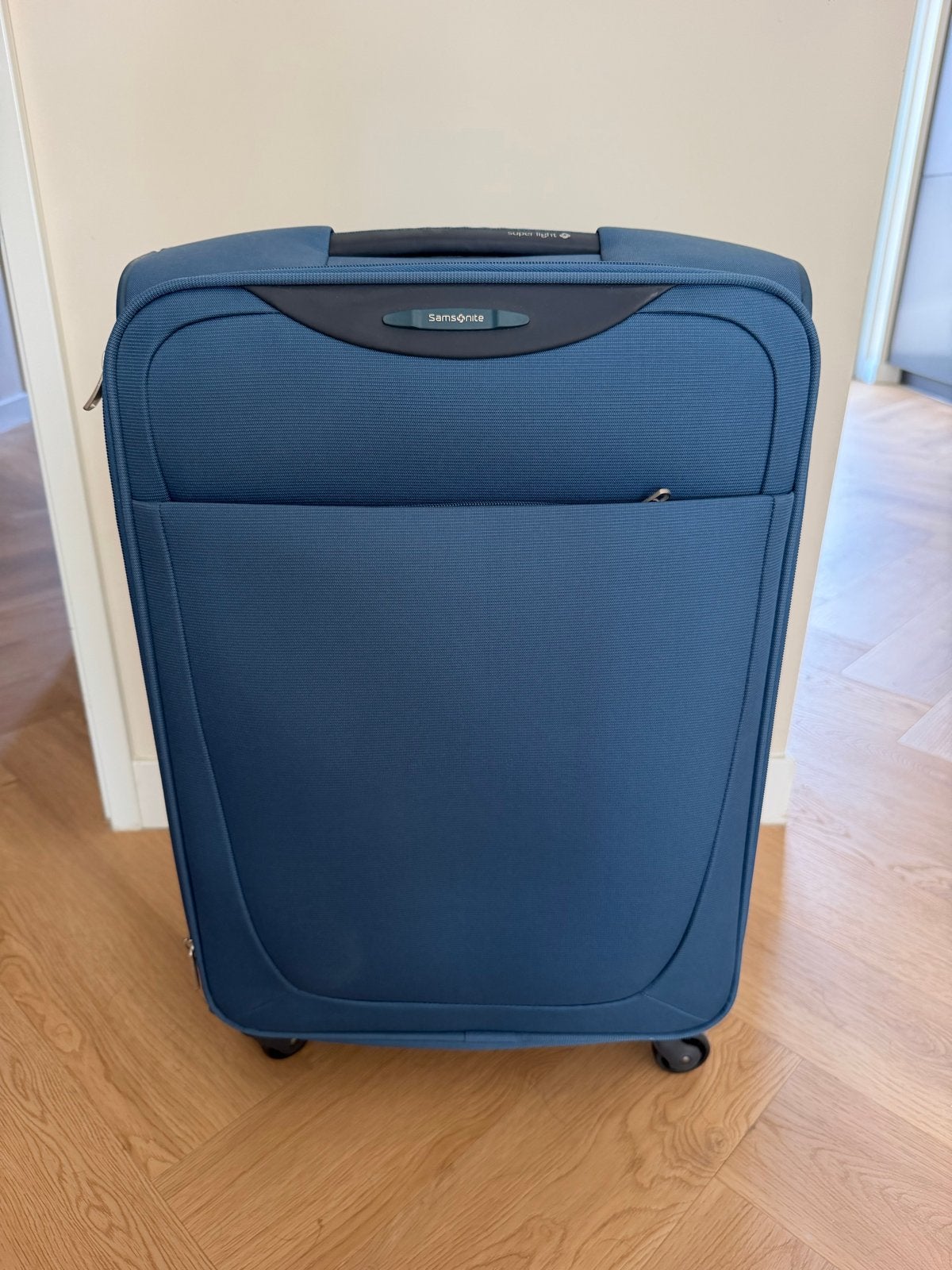 Samsonite Lichtgewicht Koffer super light - Blauw, Sieraden, Tassen en Uiterlijk, Koffers, Gebruikt, Zacht kunststof, 35 tot 45 cm