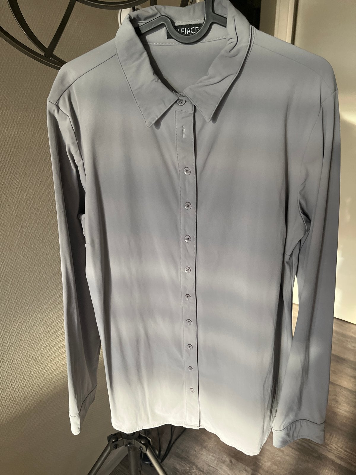 Mi Piace Elephant grijze travelstof blouse L-XL, Kleding | Dames, Ophalen of Verzenden, Zo goed als nieuw, Maat 42/44 (L), Grijs