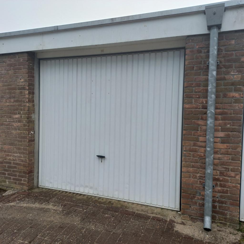 TE HUUR GARAGEBOX BARENDRECHT.