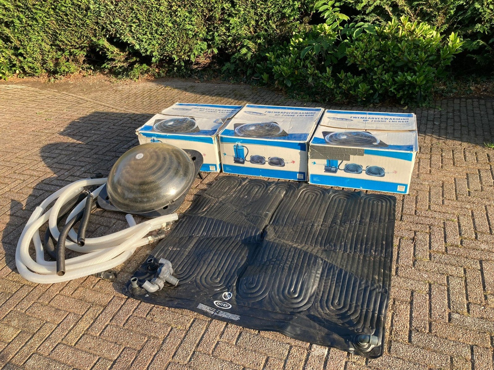 4 solar bollen inclusief 1 solar mat. Ook slangen erbij., Tuin en Terras, Zwembad-toebehoren, Ophalen, Gebruikt