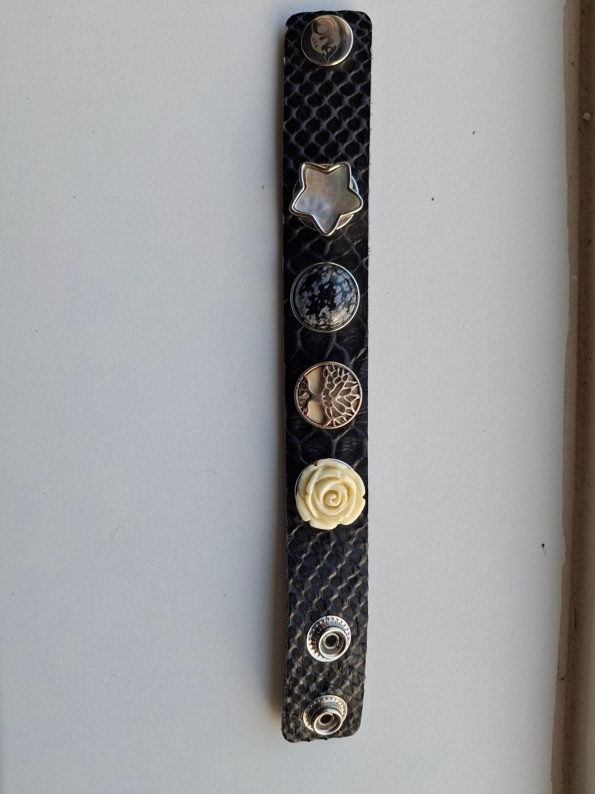 Ona Clix Armband met Verwisselbare Charms, Sieraden, Tassen en Uiterlijk, Gebruikt, Zwart, Leer, Ophalen of Verzenden