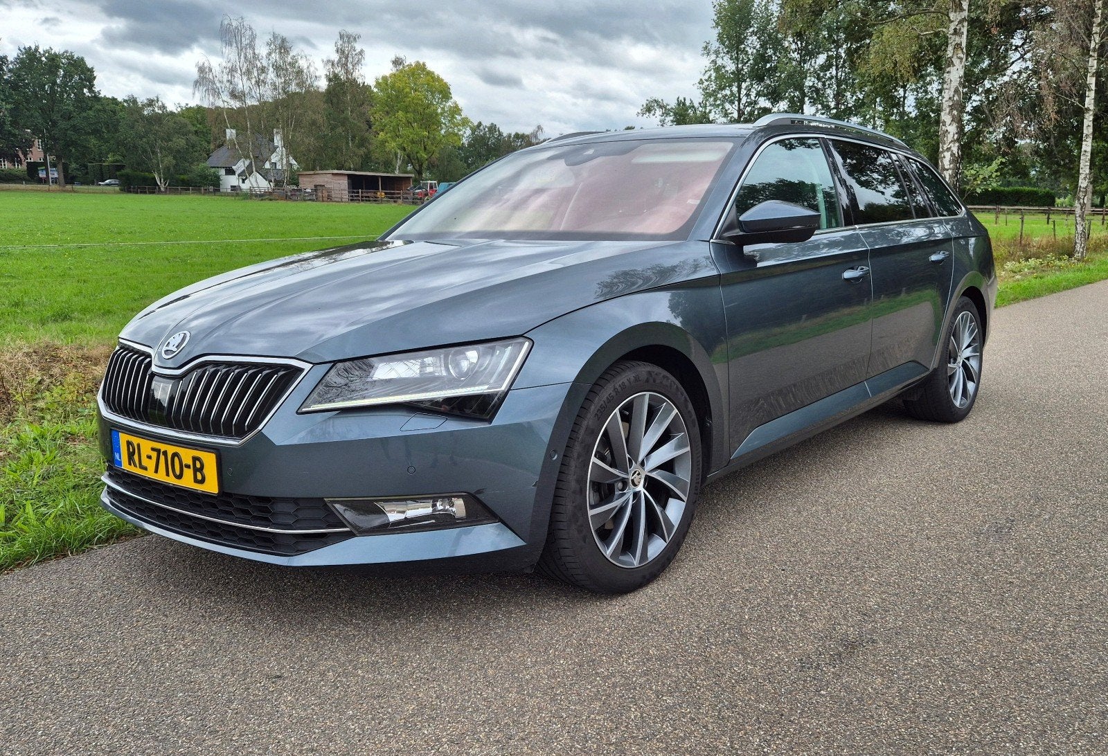 Škoda Superb 1.4 TSI ACT – Superluxe, volledig leer, PANO,, 1360 kg, Zwart, 4 cilinders, Handgeschakeld