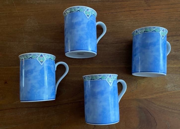 4 blauw gewolkte Arzberg mokken, bekers spaaractie AH nieuw, Arzberg, Nieuw, Ophalen of Verzenden, Overige stijlen