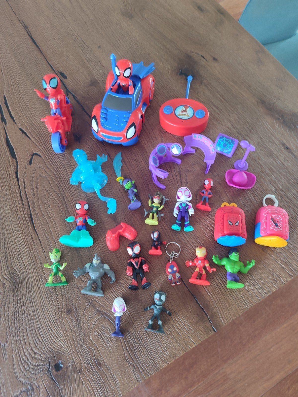 Spidey en vrienden speelgoed set: auto, motor en figuren, Ophalen of Verzenden, Zo goed als nieuw