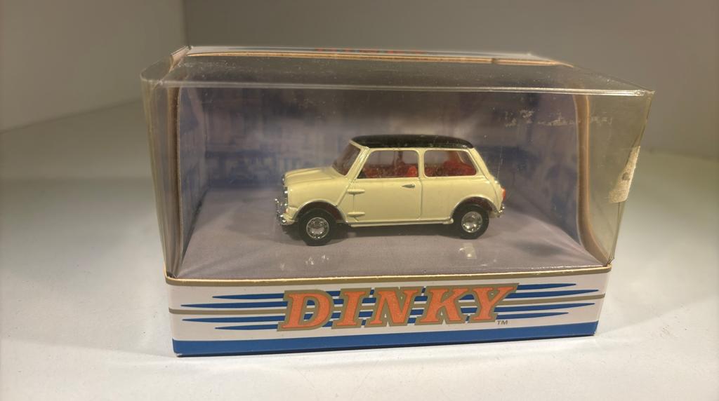 Mini cooper dinky matchbox 1.43, Hobby en Vrije tijd, Modelauto's | 1:43, Auto, Ophalen of Verzenden, A, A