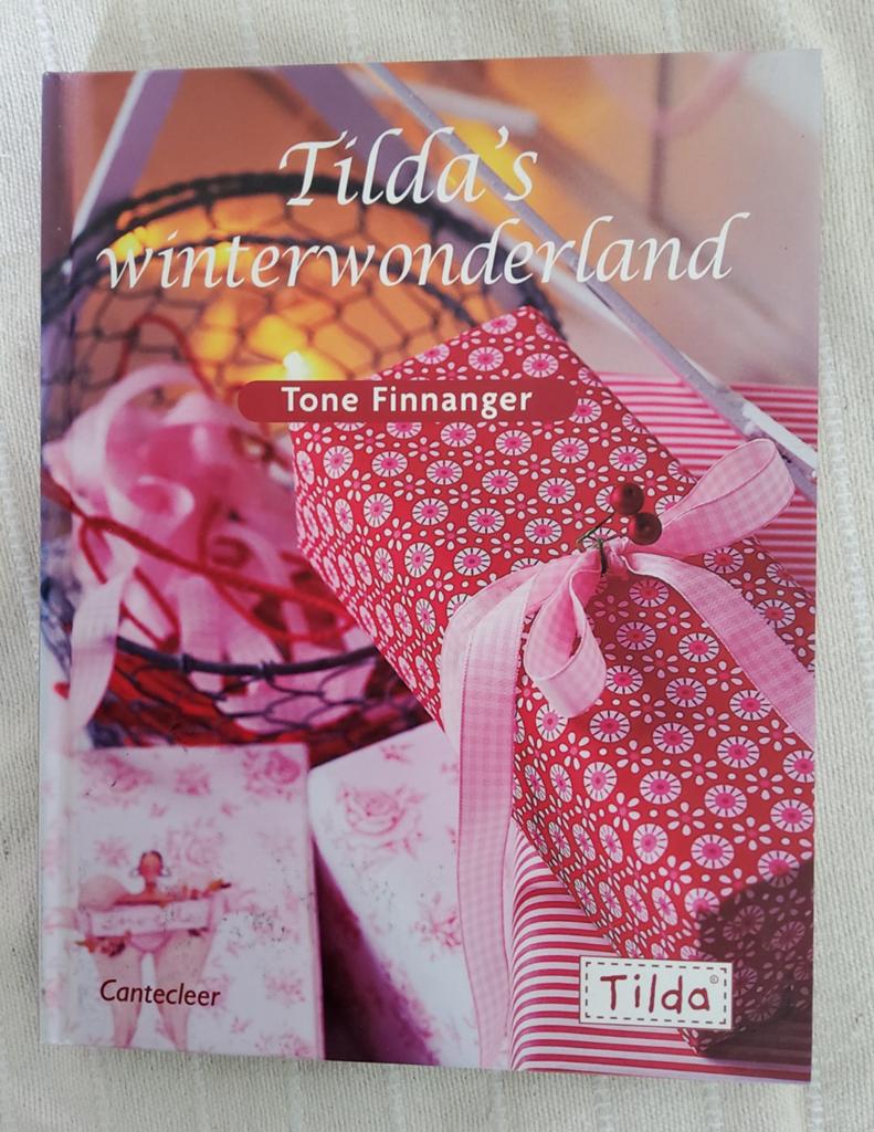 Tilda's Winter Wonderland - Knutselboek Tone Finnanger, Boeken, Ophalen of Verzenden, Zo goed als nieuw
