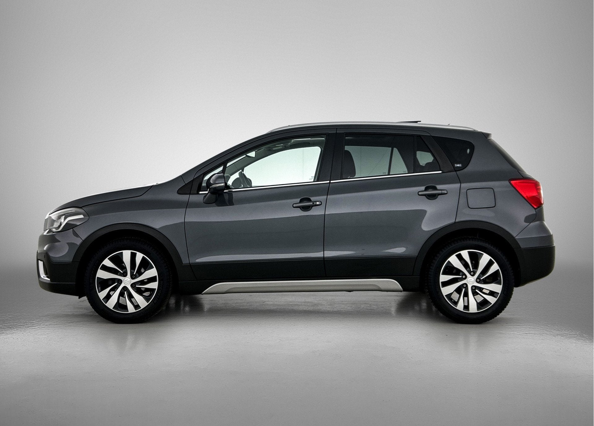 Suzuki S-Cross 1.4 Boosterjet High Executive Panoramadak | N, Auto's, 4 cilinders, 49 €/maand, 19 km/l, 1373 cc
