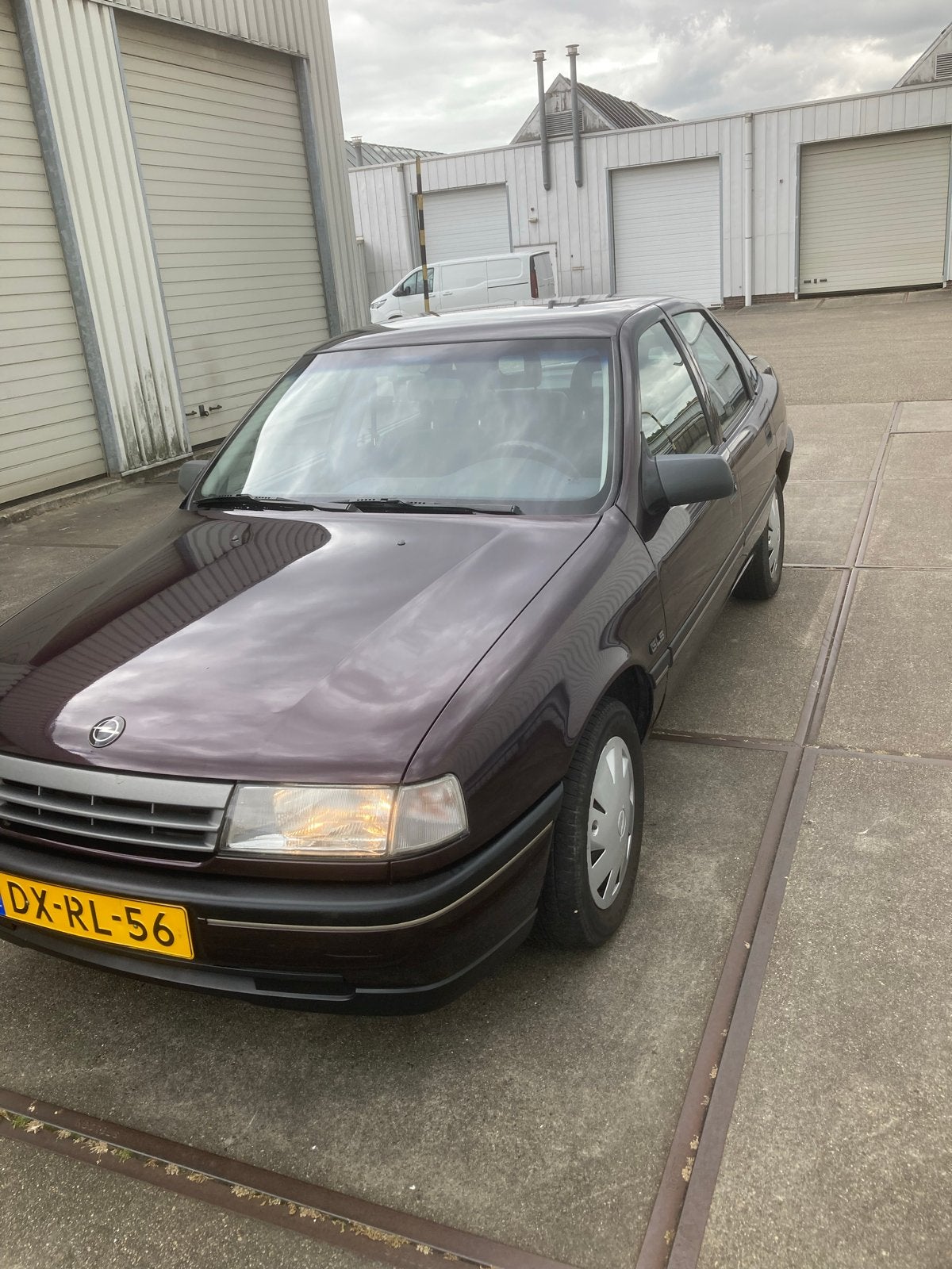 Opel Vectra 2.0 I AUT U9 1992 Rood, Auto's, Opel, 4 cilinders, Vectra, Origineel Nederlands, 115 pk