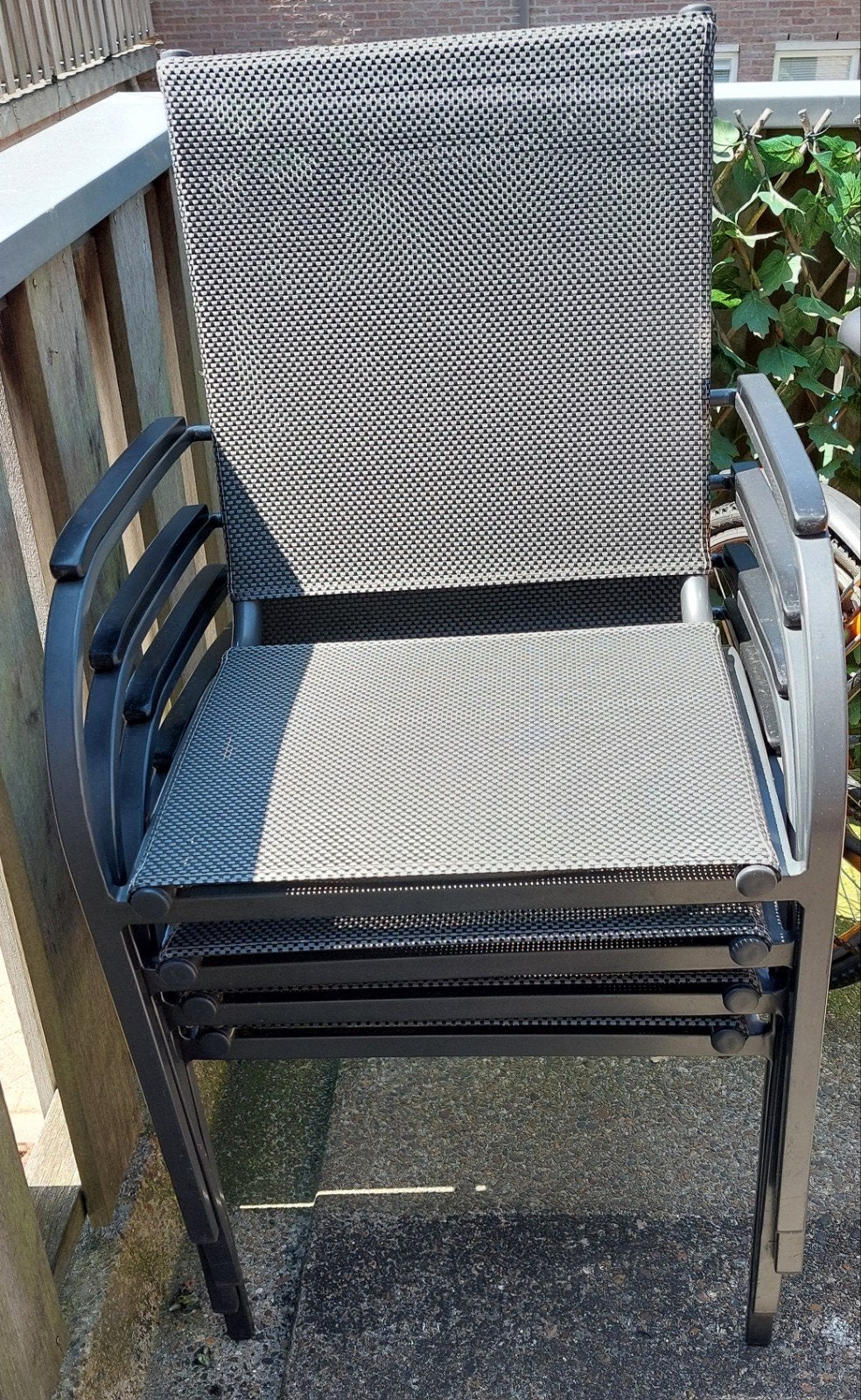 4 stapelbare tuinstoelen, grijs metaal en textileen, Ophalen, Gebruikt, Metaal, Stapelbaar