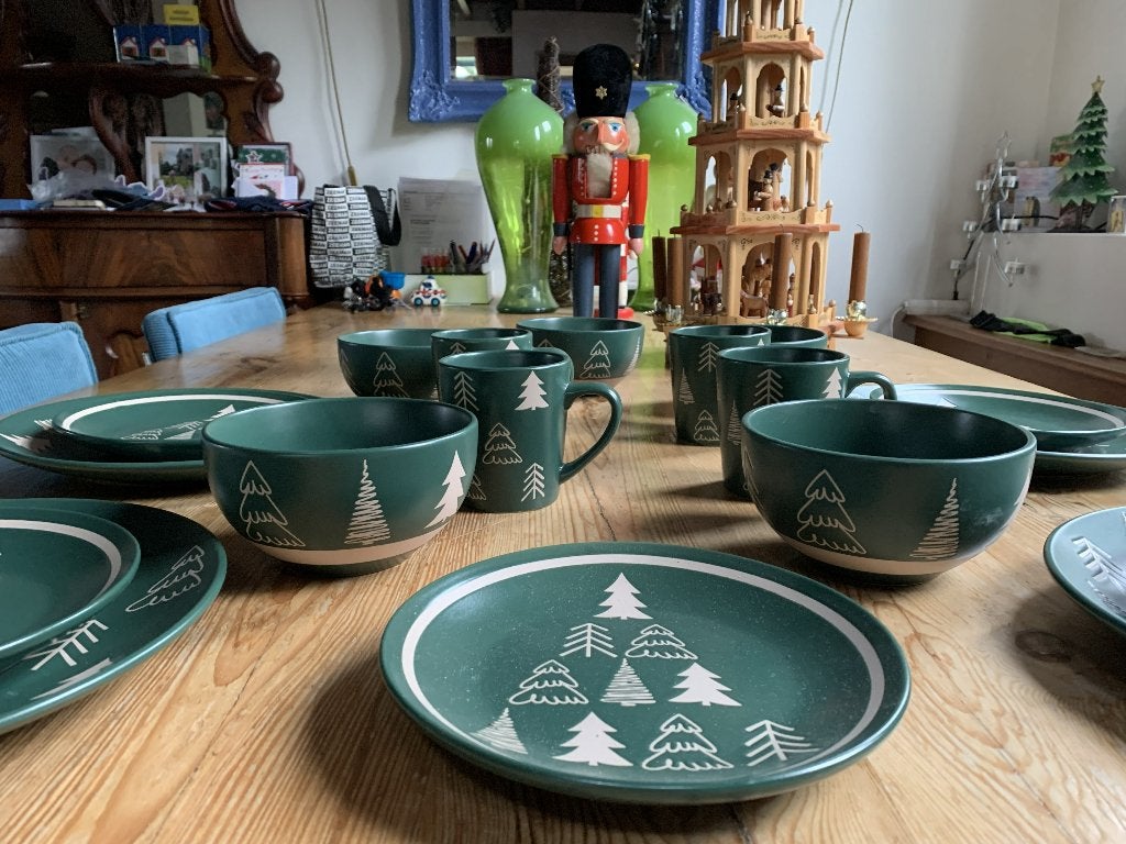 18 delig groen servies van Azur ceramics, Ophalen of Verzenden, Zo goed als nieuw, Keramiek, Overige stijlen