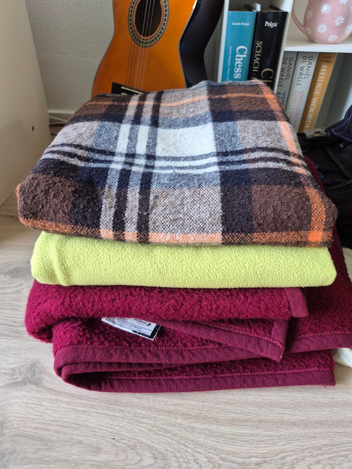 Rode deken en 2 plaids, Ophalen, Gebruikt