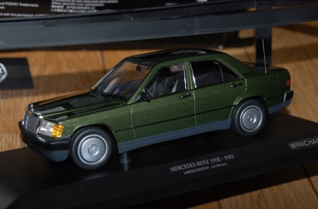 1:18 MERCEDES 190 E 1982 green Minichamps in box WRH, Verzenden, Zo goed als nieuw, Auto, MiniChamps