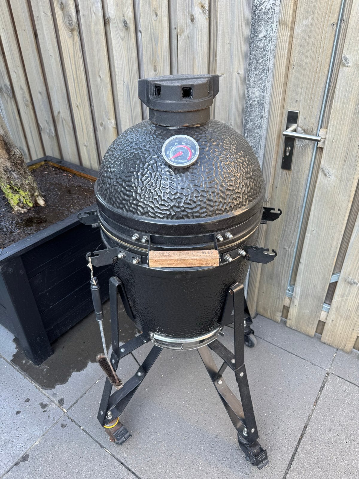 The Bastard Medium Complete Kamado BBQ, Ophalen, Gebruikt