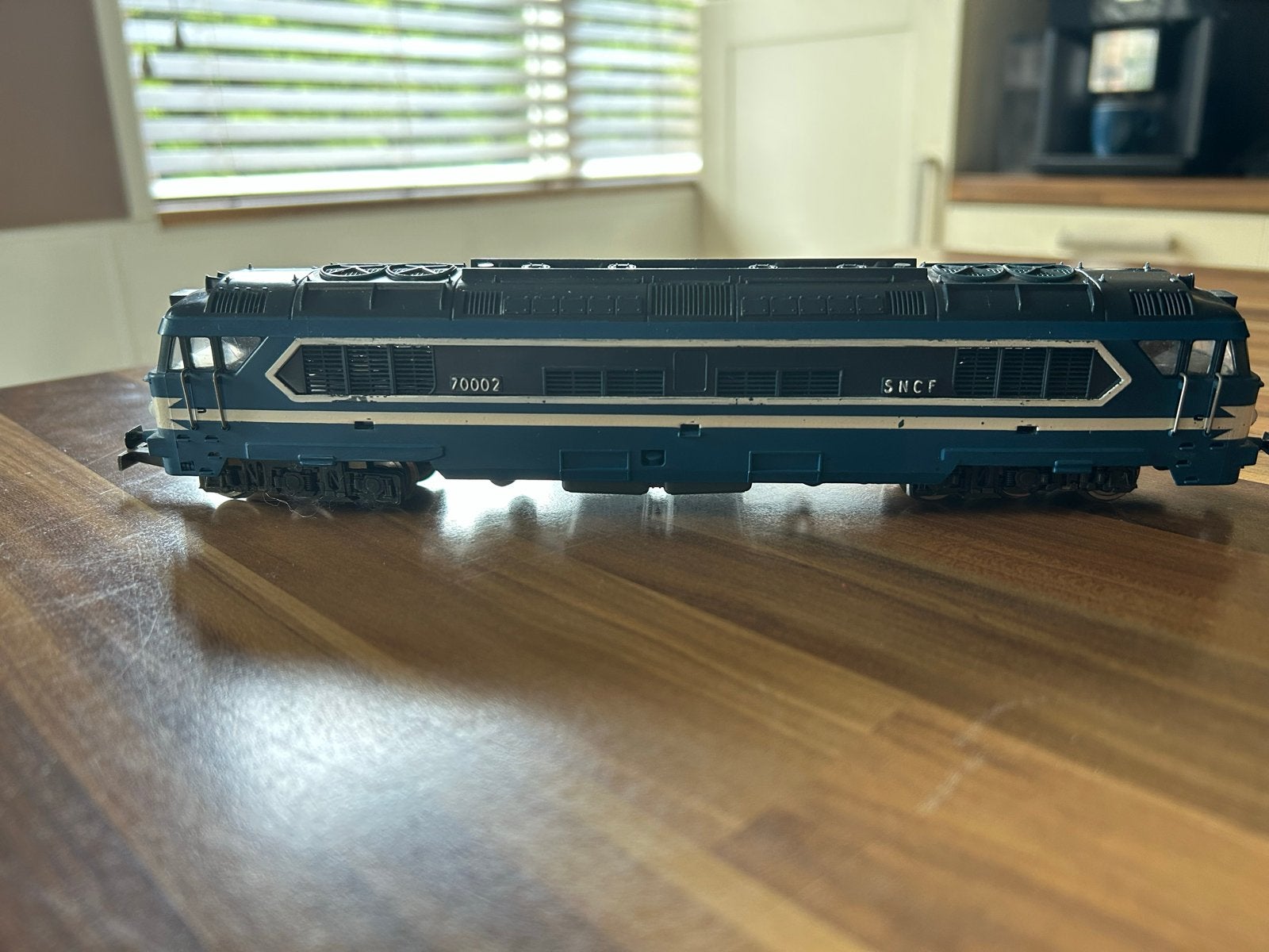 Jouef diesel loc sncf 70002 met vijf pullman rijtuigen, Gelijkstroom, Jouef, Ophalen of Verzenden, Analoog