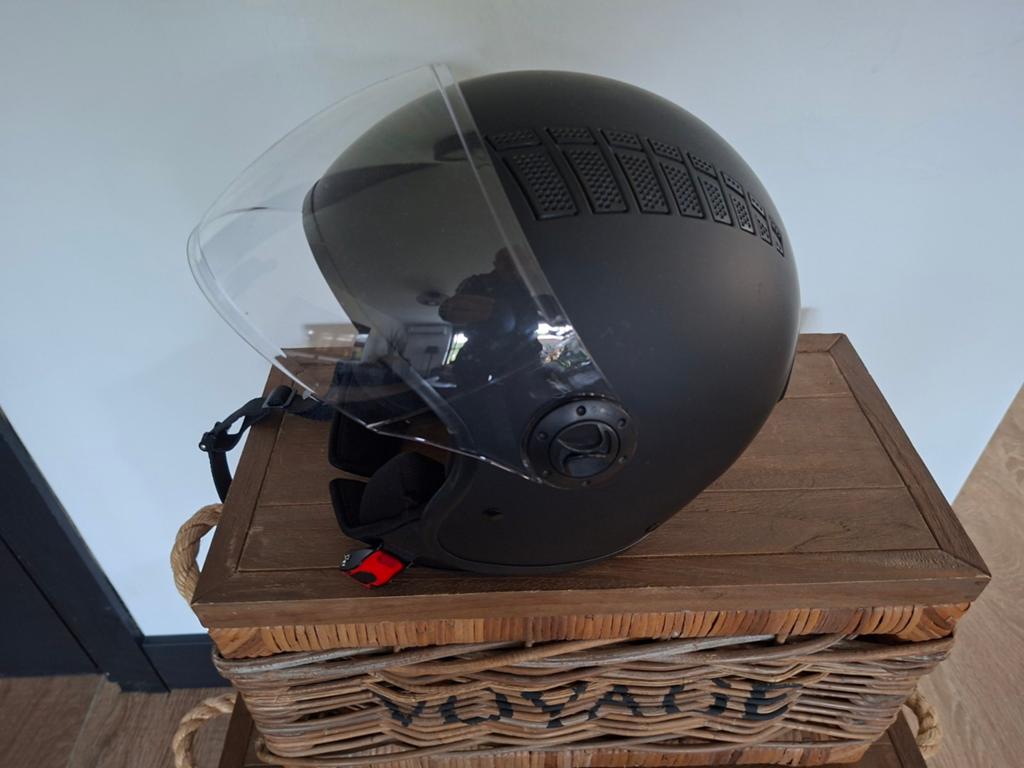 Helm brommer of scooter, Ophalen, Zo goed als nieuw, Medium