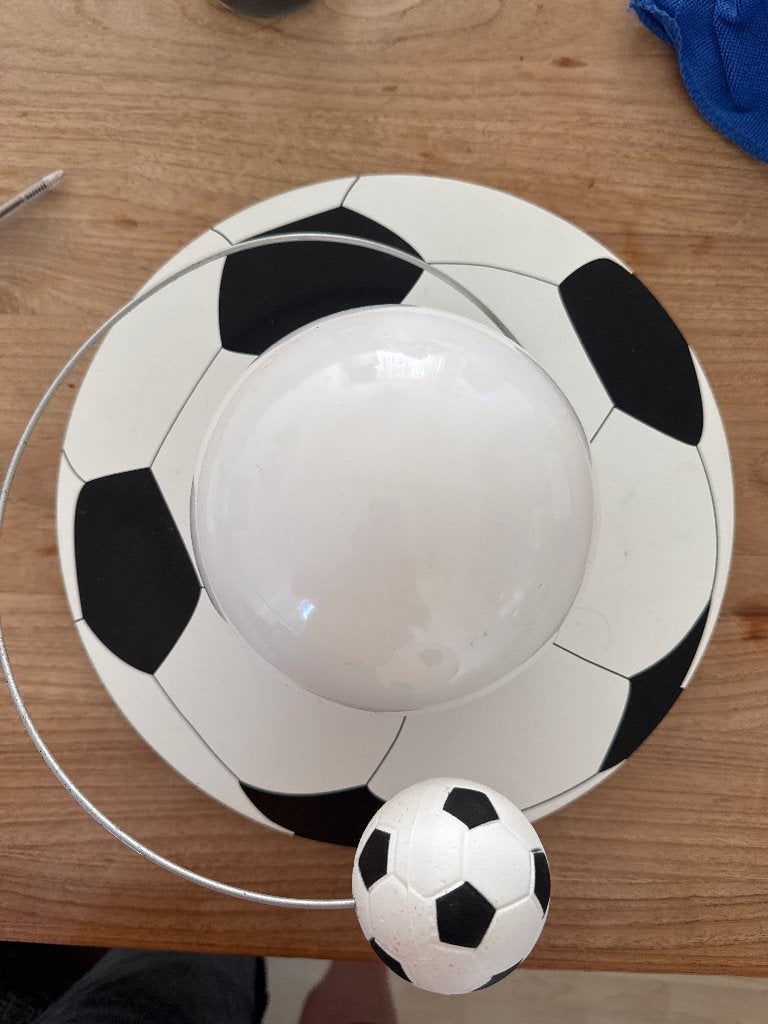 Voetbal Plafondlamp voor Kinderkamer, Gebruikt, Modern, 25 cm, Ophalen of Verzenden