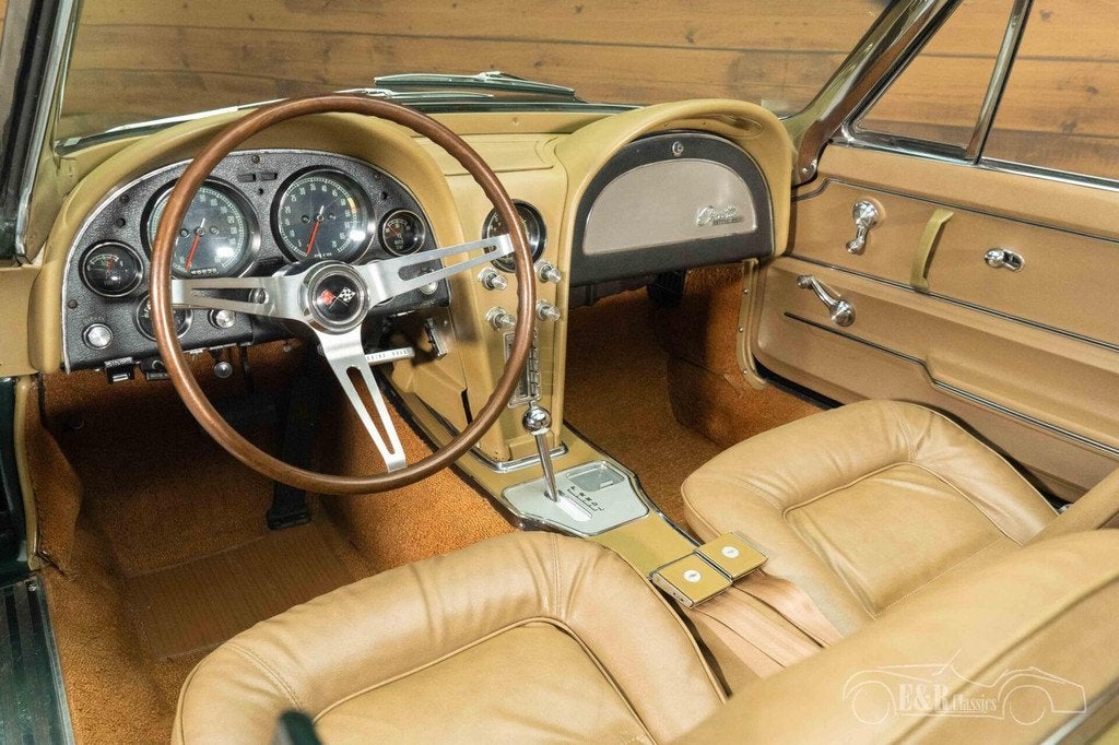 Corvette C2 Stingray Cabriolet | 1965, Automaat, Achterwielaandrijving, Beige, Leder