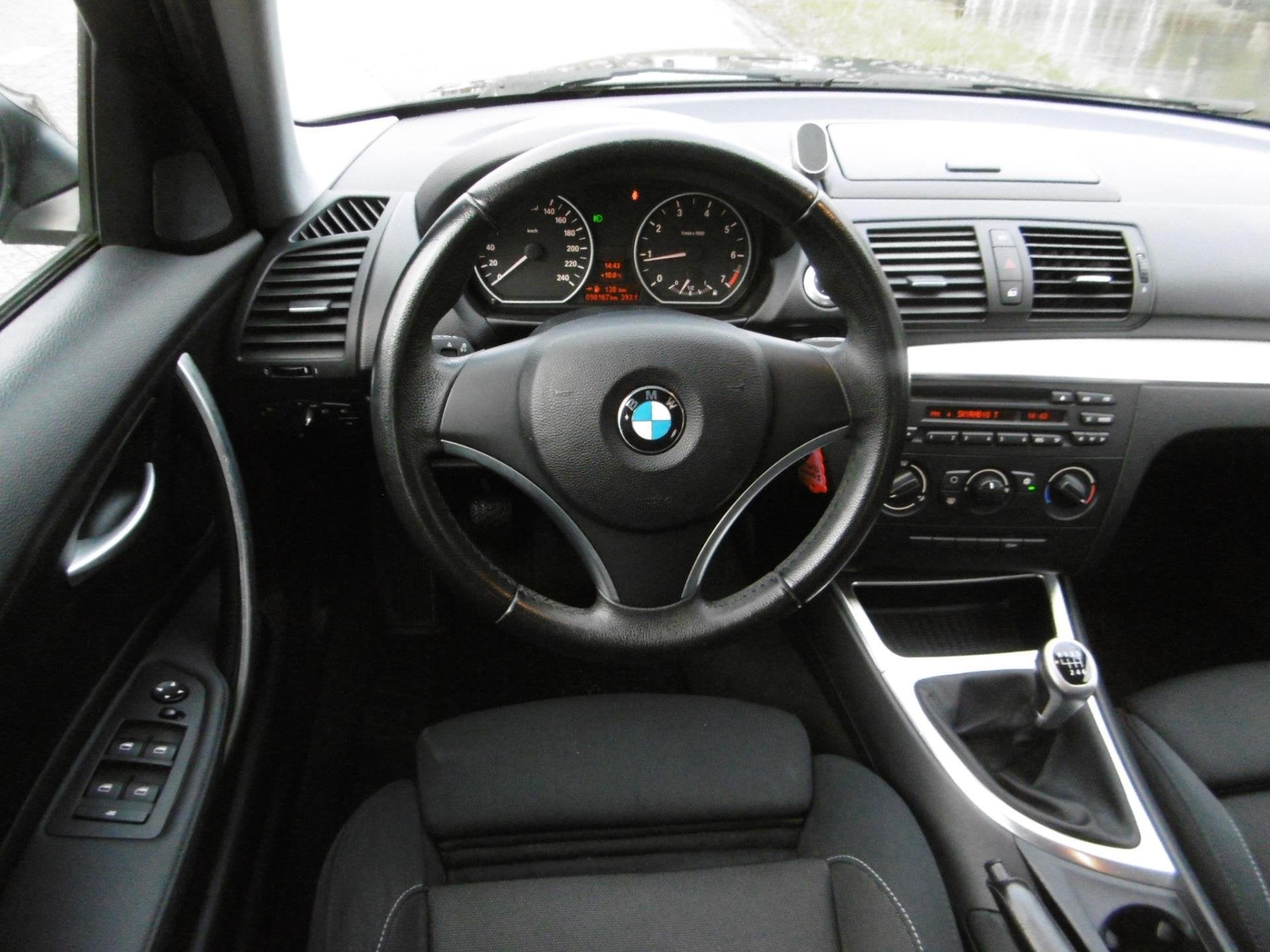 BMW 1-serie 116i 5-deurs 122pk 103.000km Airco LEES TEKST EN, 1-Serie, Euro 5, 4 cilinders, 4 stoelen