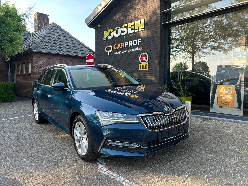 Skoda SUPERB 1.4 TSI IV SP. BNS PHEV, Auto's, Skoda, Gebruikt, Huisgarantie, 4 cilinders, Blauw