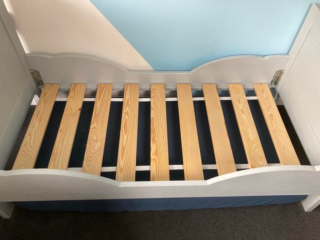 Timzowood Living Peuterbed met Lilli Matras en toebehoren, Kinderen en Baby's, Kinderkamer | Bedden, Ophalen, 70 tot 85 cm, 140 tot 160 cm