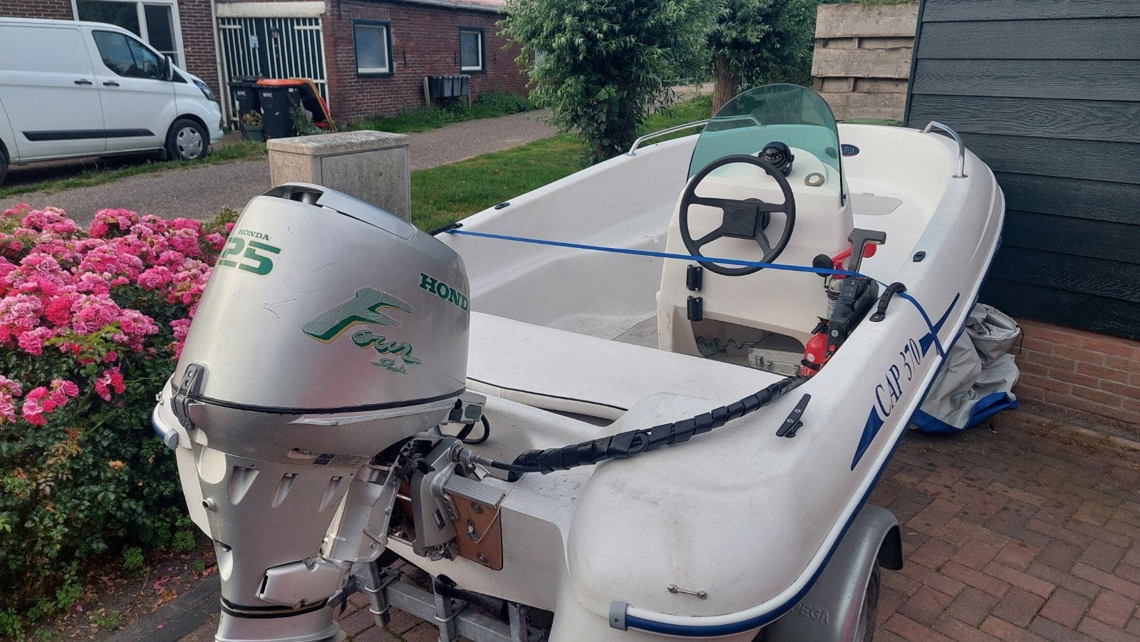 vanaf half september ! Cap 370 met Honda 25pk buitenboordmot, Ophalen, Buitenboordmotor
