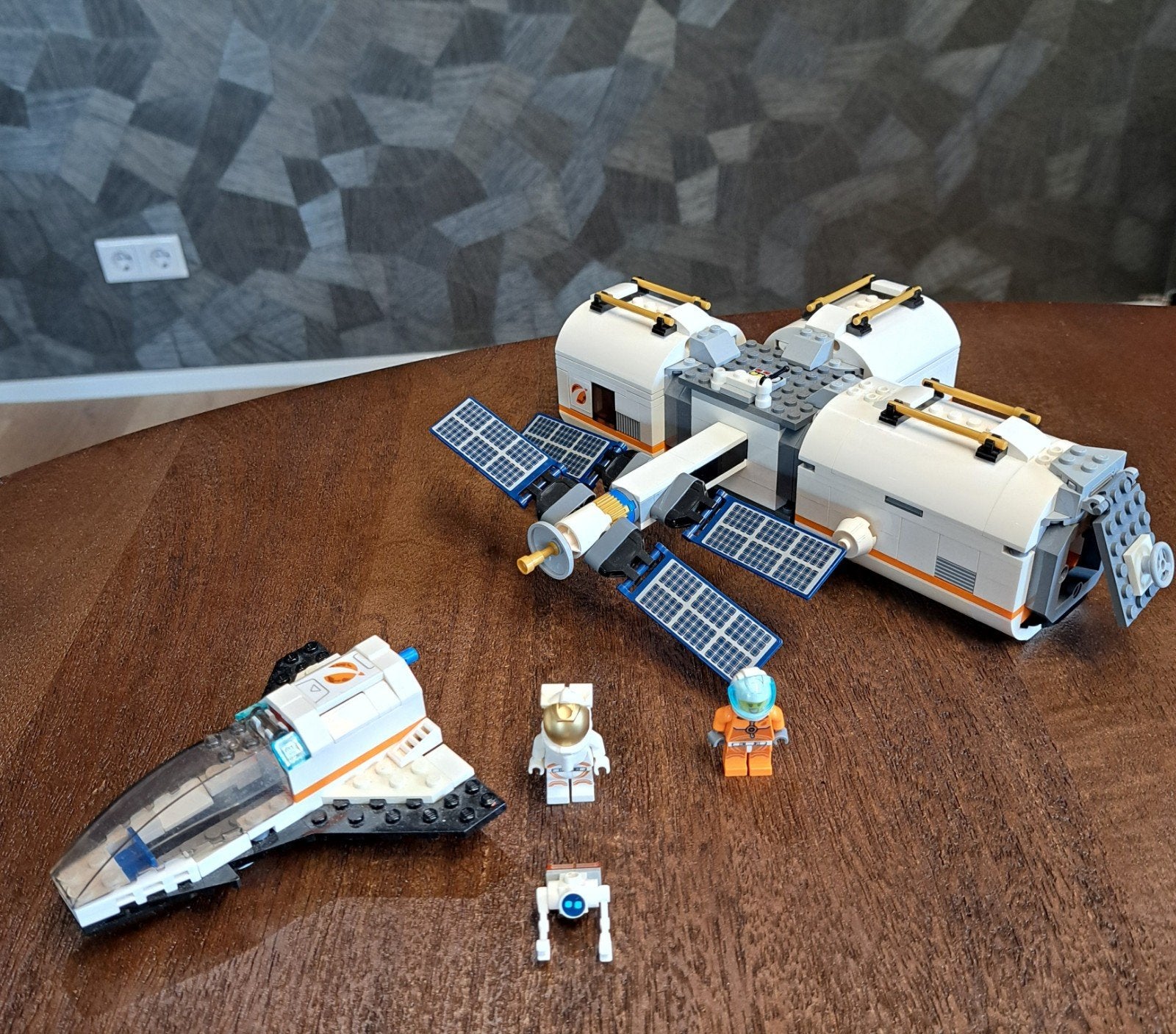 Lego City Ruimtevaart: ruimtestation op de maan 60227, Lego, Ophalen of Verzenden, Inclusief instructies, City